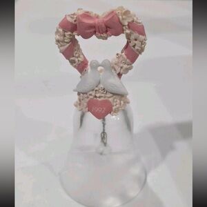 Vintage 1992 Avon‎ Crystal Bell Fine Collectibles Hearts Flowers Doves Glass